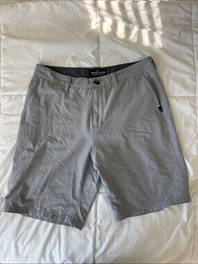 Quiksilver Men's Light Gray Flat Front Shorts